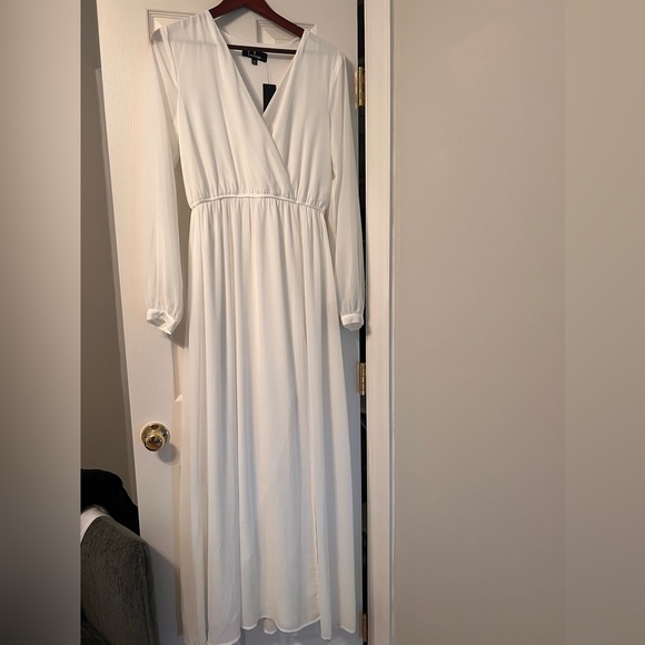 LULUS NEW WITH TAGS: light white long sleeved maxi with slit - Picture 1 of 3